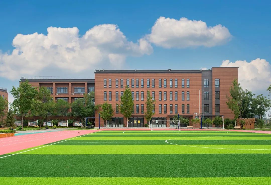 大学之大，在于培养大人格、研究大学问