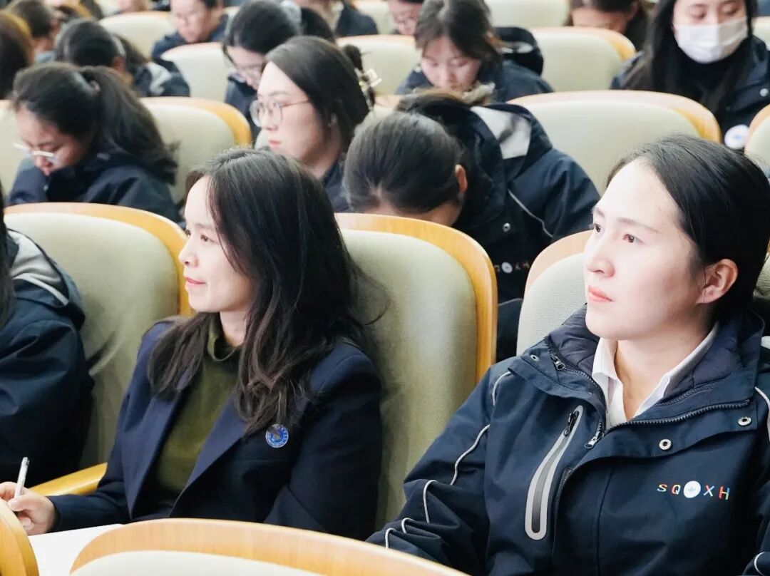 商丘工学院附属兴华学校邀曾军良带来大学讲座,聚焦德育转型