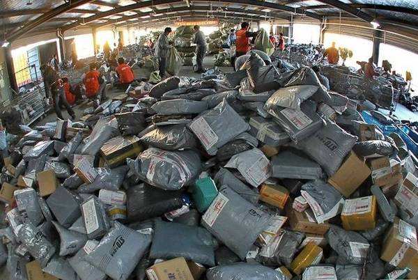 春节快递不停运，但偏远地区提前截止揽件，速看