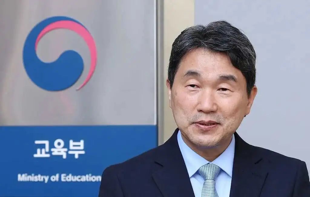 韩国高考改革降低难度，竟是为了鼓励民众生孩子？