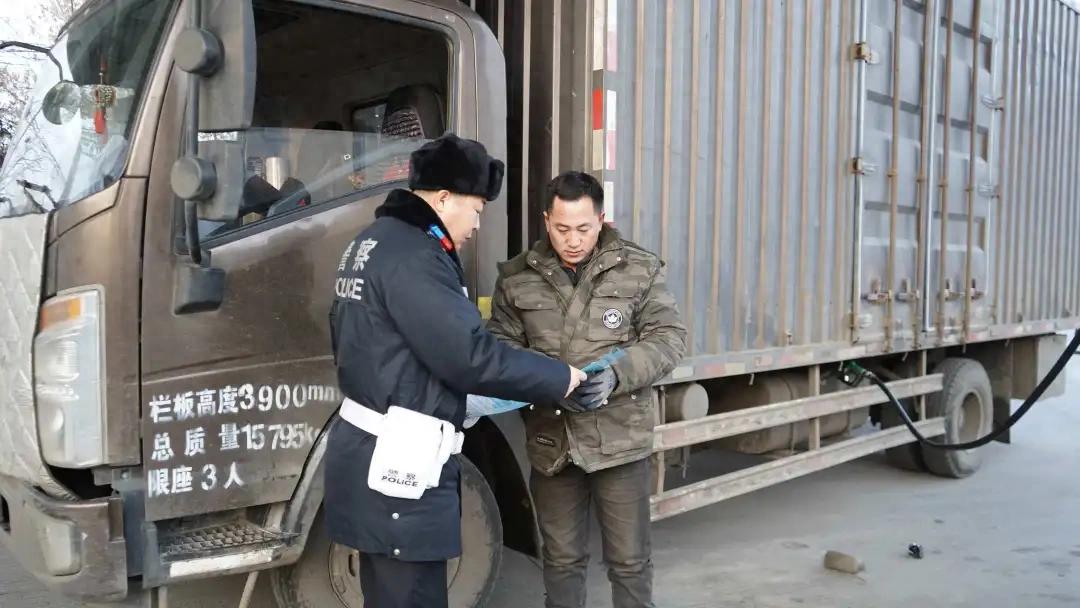 哈尔滨交警严治电动车违法等行为，筑牢交通安全防线