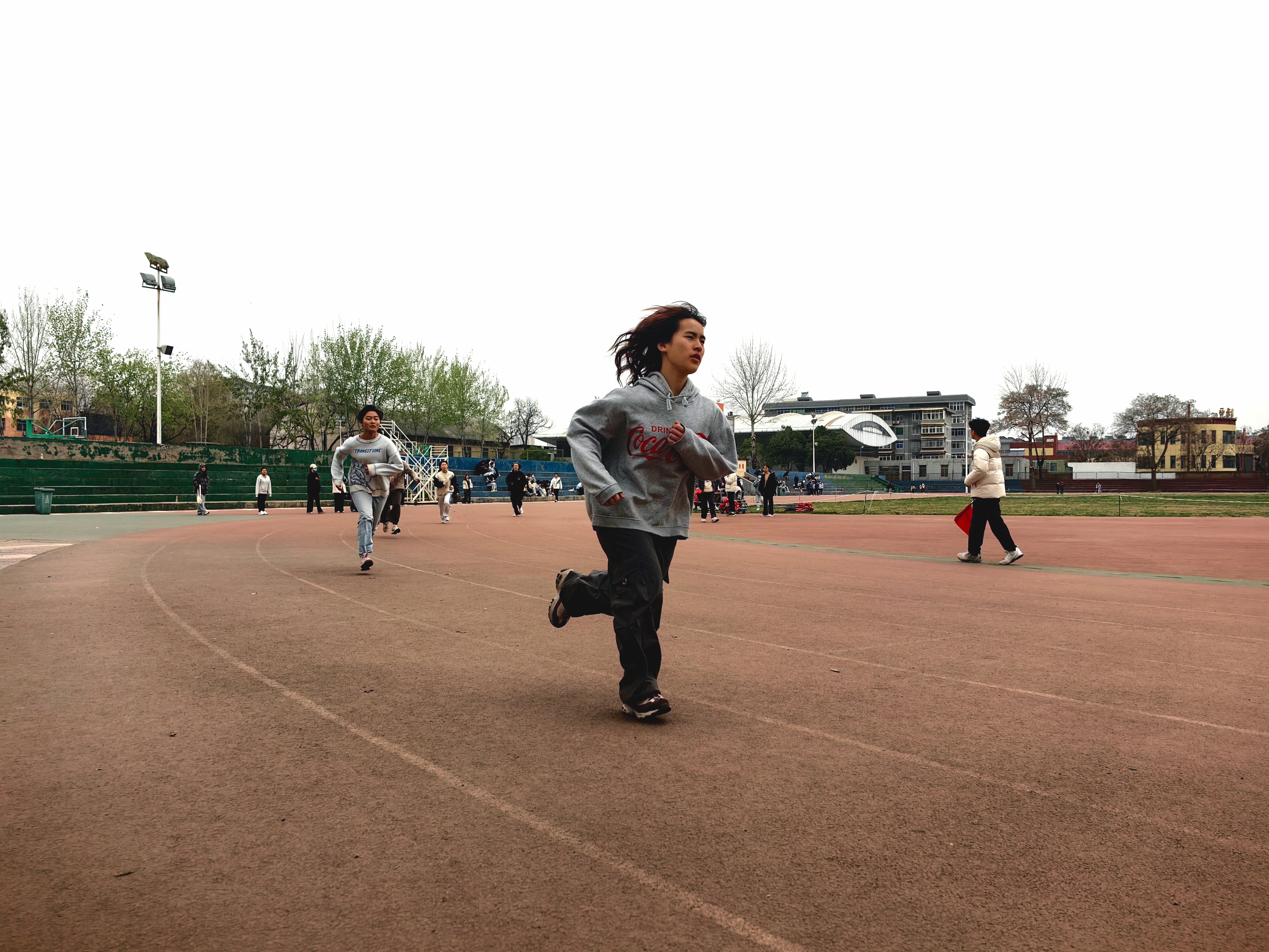 学院2025年春季运动会精彩瞬间,速度与激情的青春盛宴