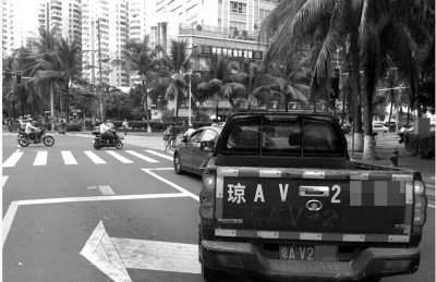 海口胡小姐抓拍皮卡违章,交警多科室却不愿受理